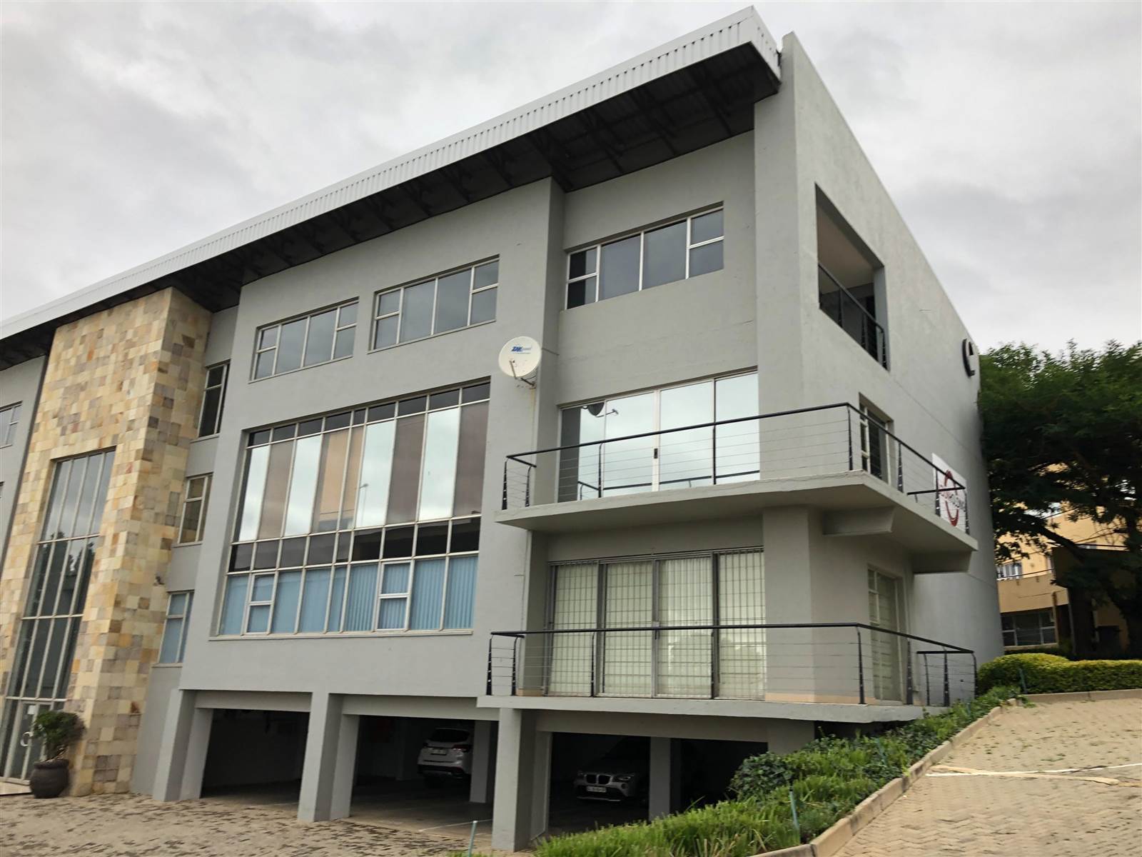 251  m² Commercial space in Kyalami photo number 1