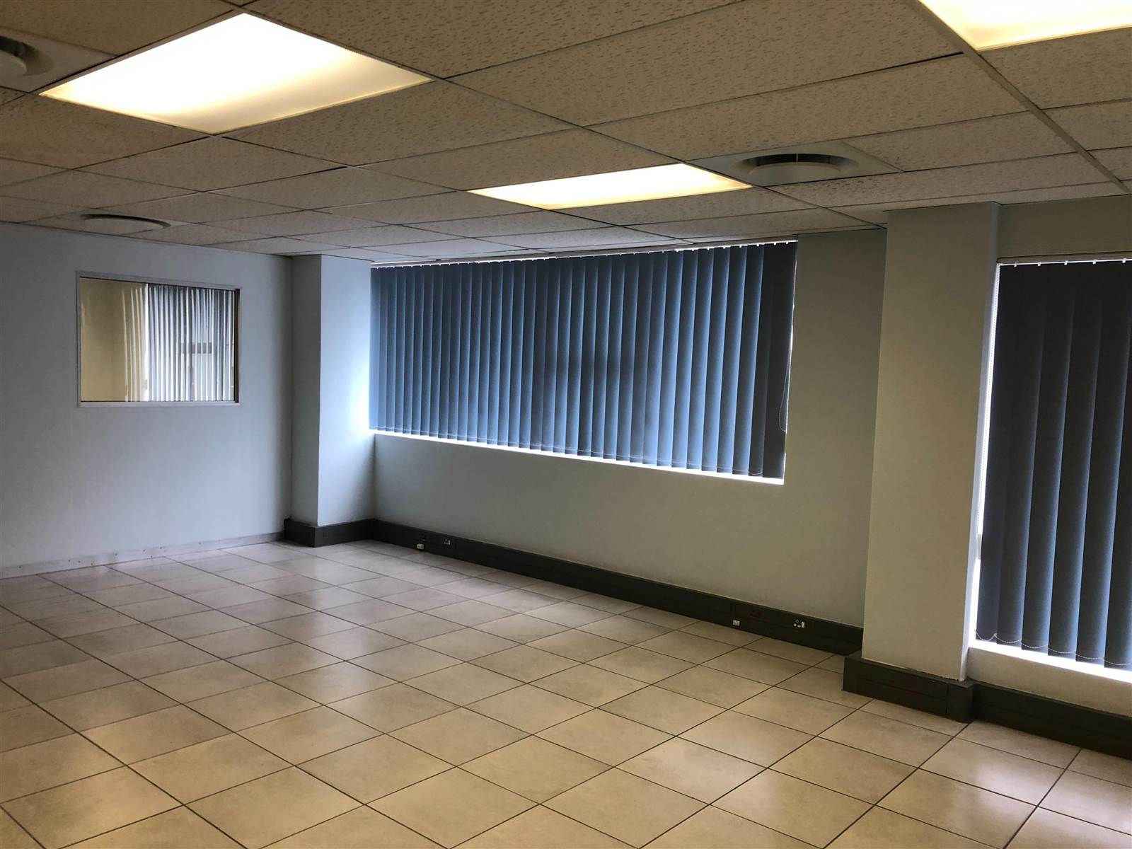251  m² Commercial space in Kyalami photo number 4
