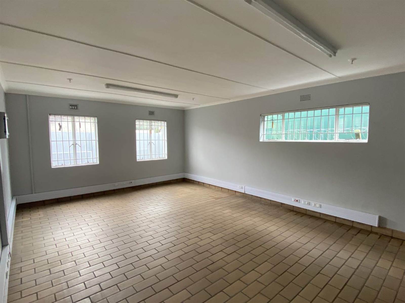 960.8  m² Industrial space in Pinetown Central photo number 16