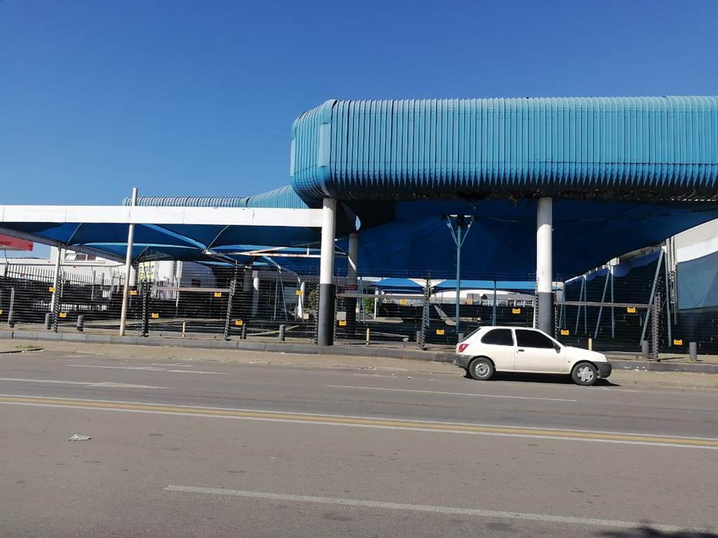1000  m² Commercial space in Krugersdorp Central photo number 2