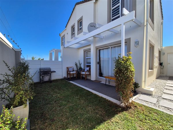 2 Bedroom Townhouse 2 Bedroom Townhouse