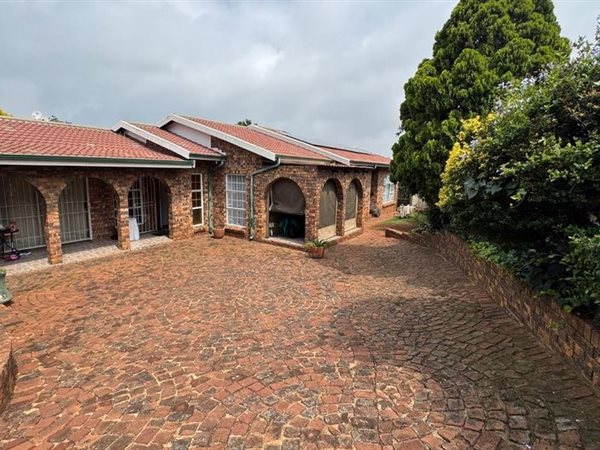3 Bedroom House 3 Bedroom House