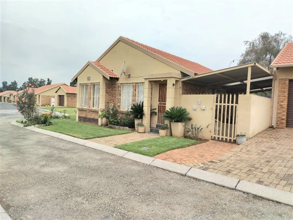 2 Bedroom Townhouse 2 Bedroom Townhouse