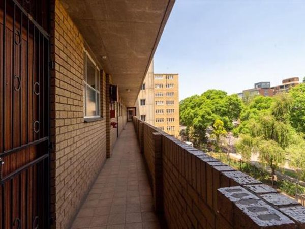 3 Bed Apartment in Sunnyside