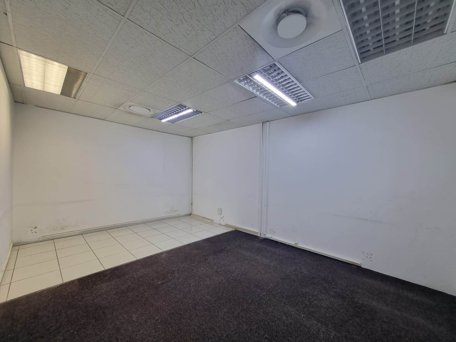 144  m² Commercial space in Hatfield photo number 9