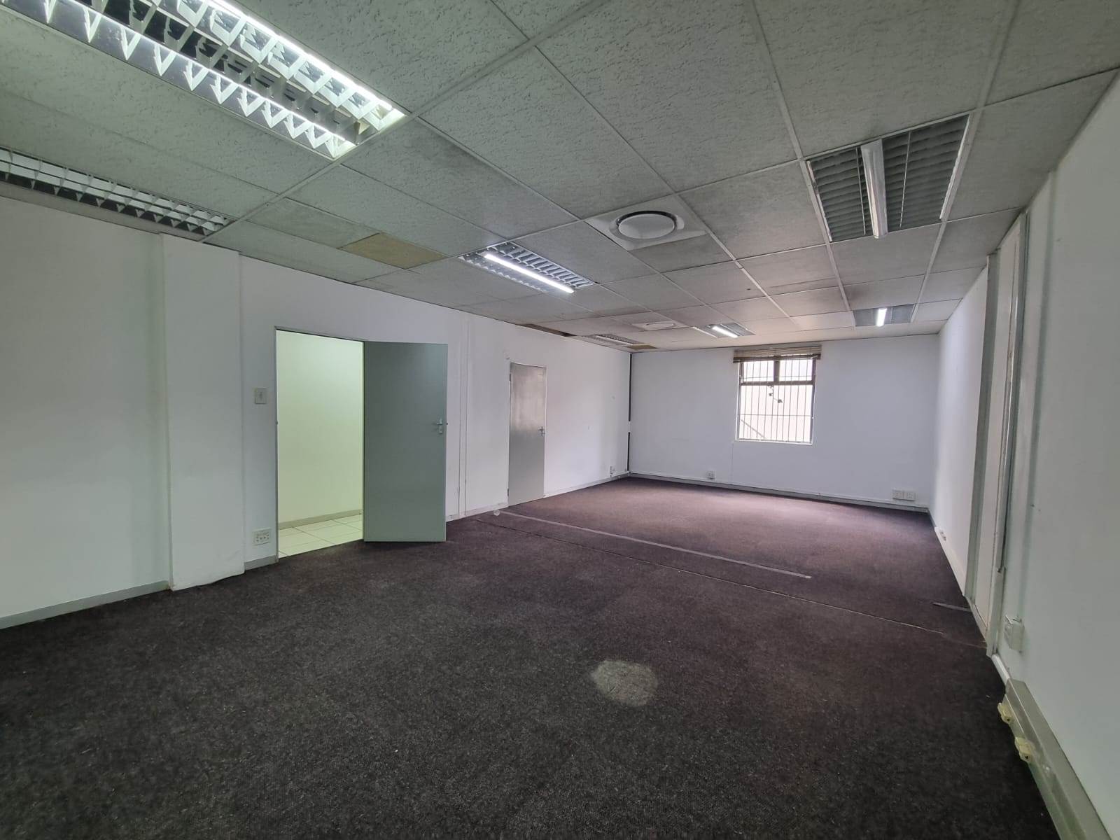 144  m² Commercial space in Hatfield photo number 6