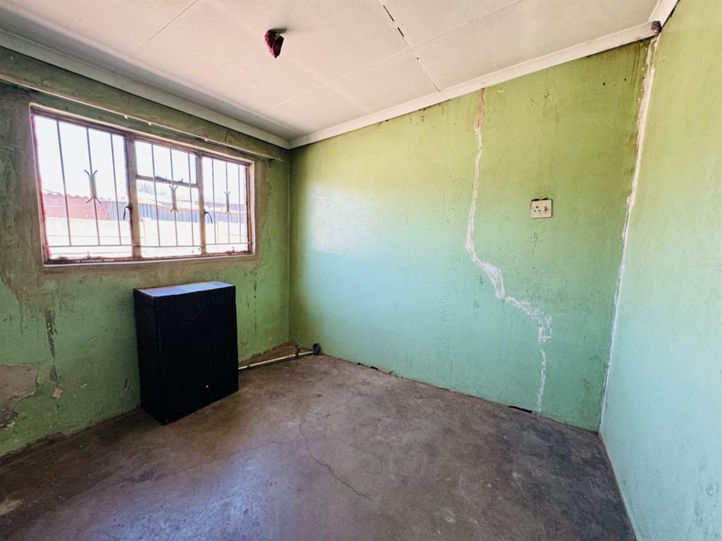 5 Bed House in Daveyton photo number 10