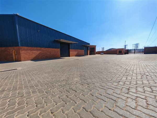 2 702  m² Industrial space