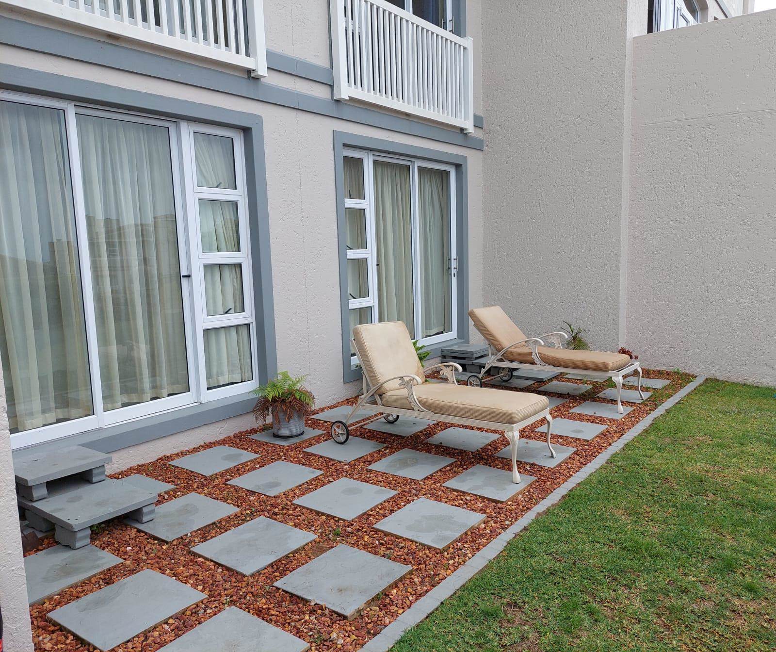 2 Bed Apartment in Pinnacle Point Golf Estate photo number 4