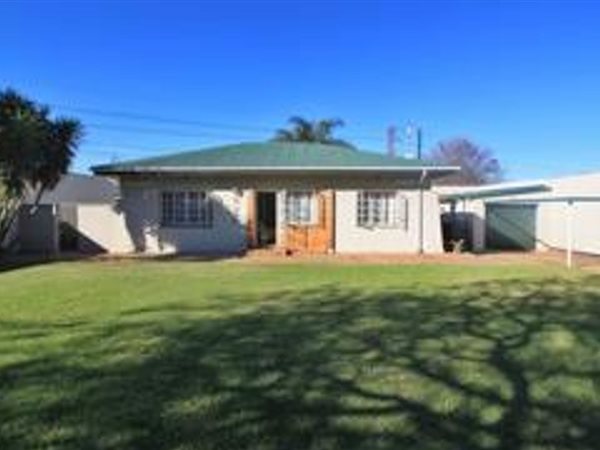 4 Bedroom House 4 Bedroom House
