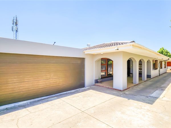 4 Bedroom House 4 Bedroom House