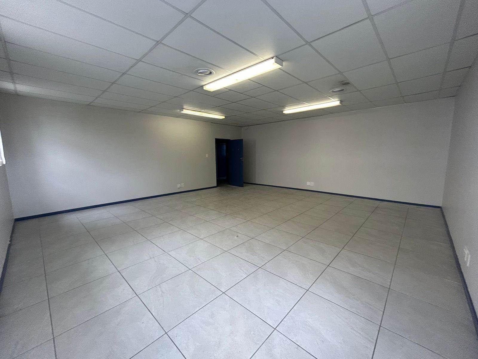 76  m² Commercial space in Northcliff photo number 7