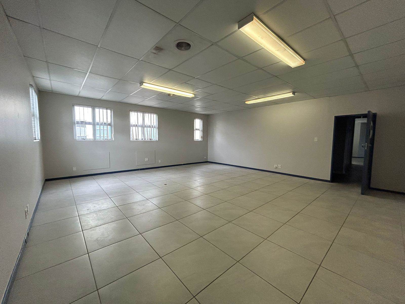 76  m² Commercial space in Northcliff photo number 9