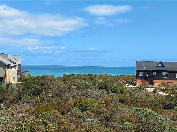 640 m² Land available in Suiderstrand