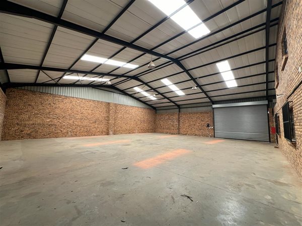 1 490  m² Industrial space