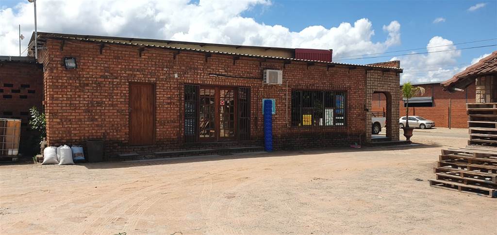 1200  m² Industrial space in Louis Trichardt photo number 3