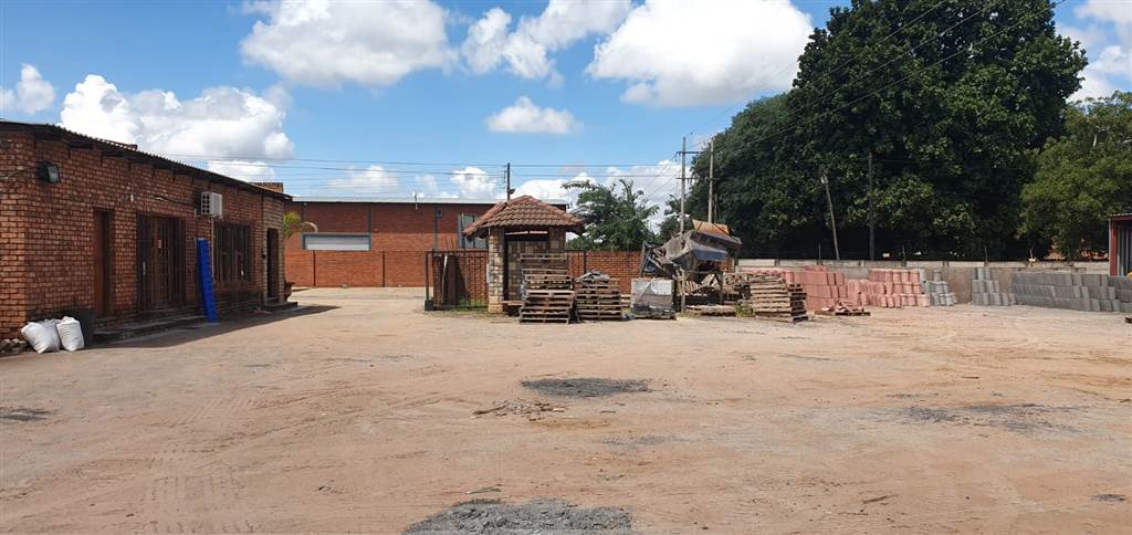 1200  m² Industrial space in Louis Trichardt photo number 5