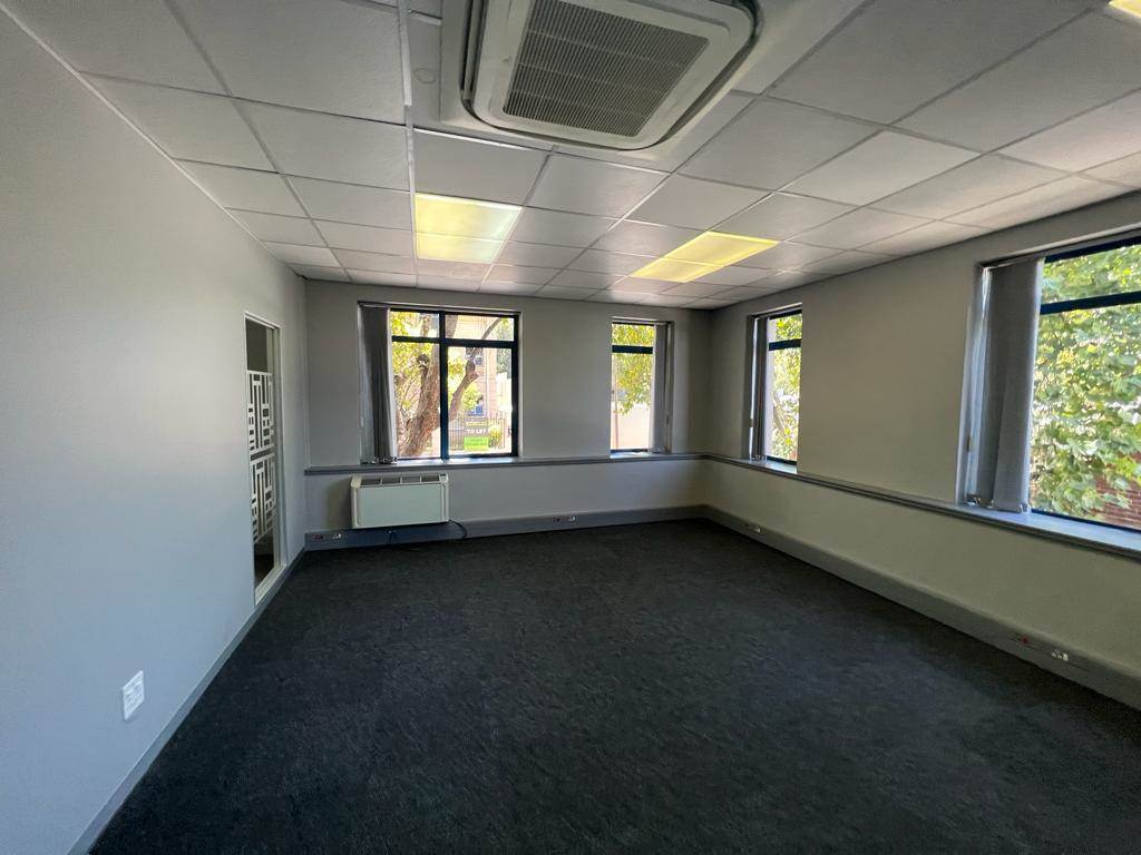 30  m² Commercial space in Rosebank photo number 15