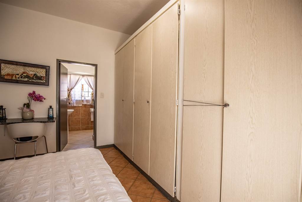 2 Bed Apartment in Mooikloof Ridge photo number 20