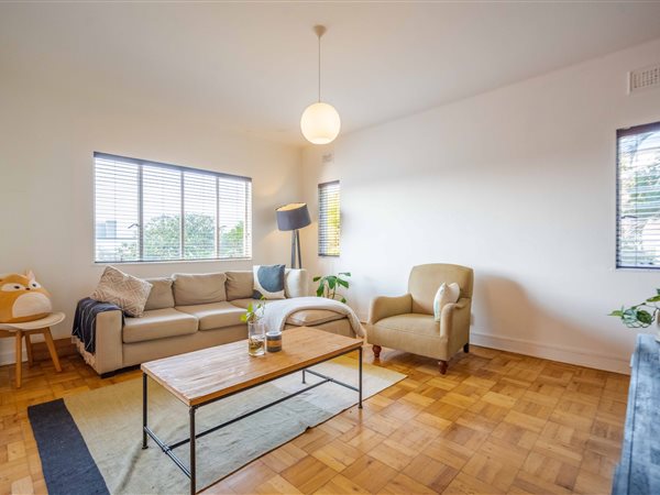 1 Bedroom Flat 1 Bedroom Flat