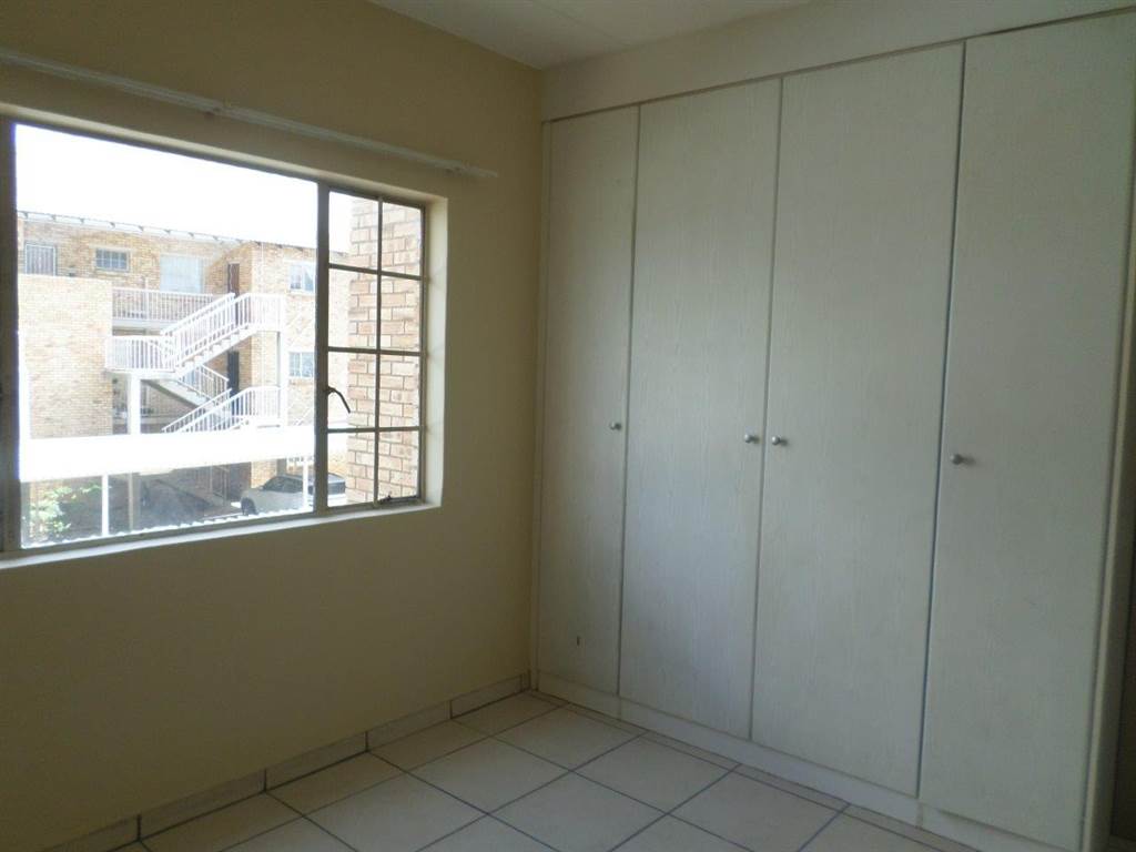 2 Bed Apartment in Elspark photo number 17