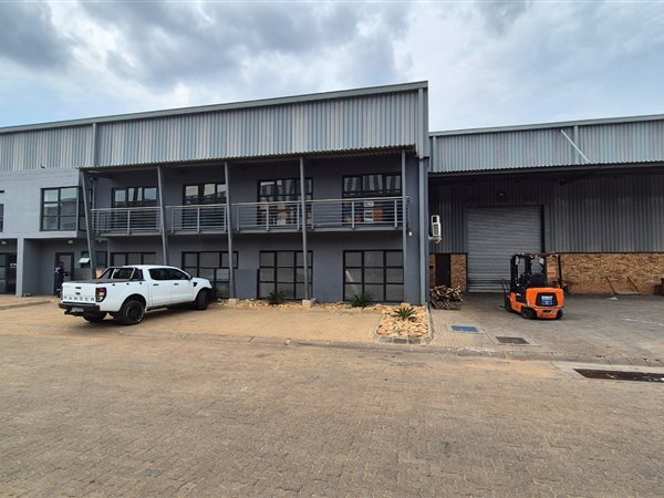 1 587  m² Industrial space