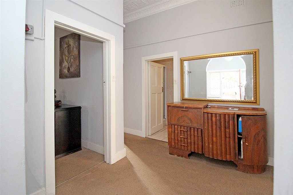 3 Bed House in Kensington photo number 9