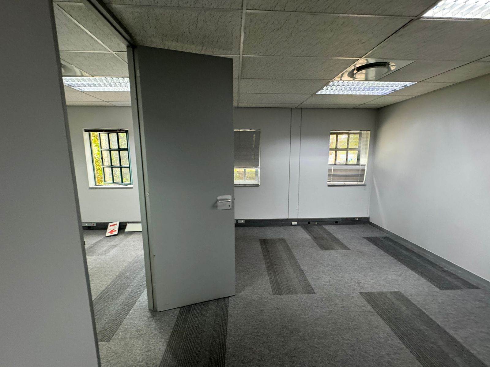 85.63  m² Commercial space in Sunninghill photo number 16