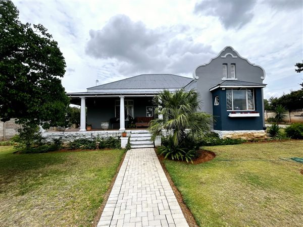 4 Bedroom House 4 Bedroom House