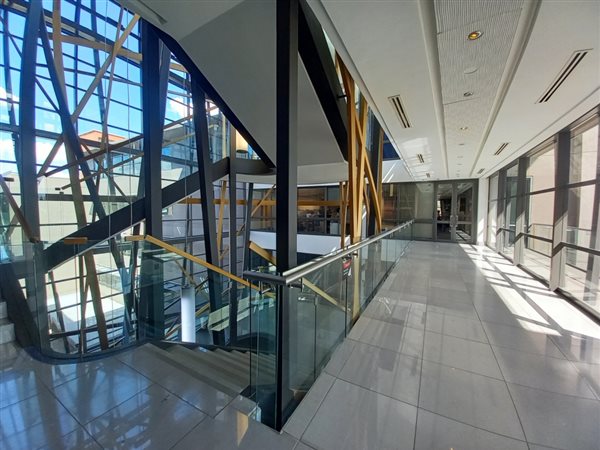 770  m² Office Space