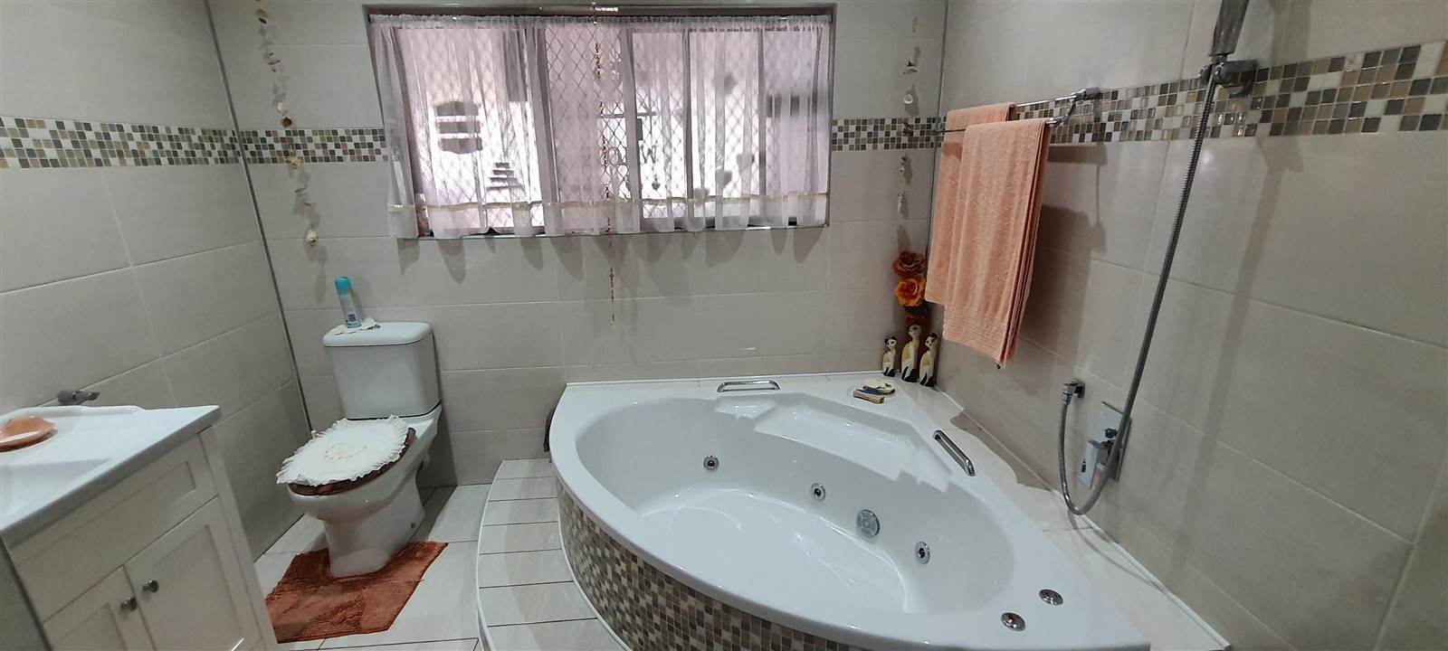 3 Bed House in Standerton Central photo number 9