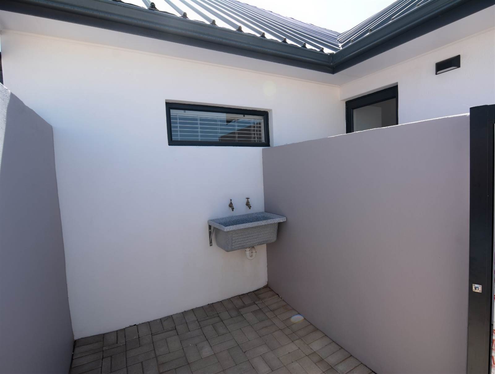 2 Bed Apartment in Stilbaai photo number 22
