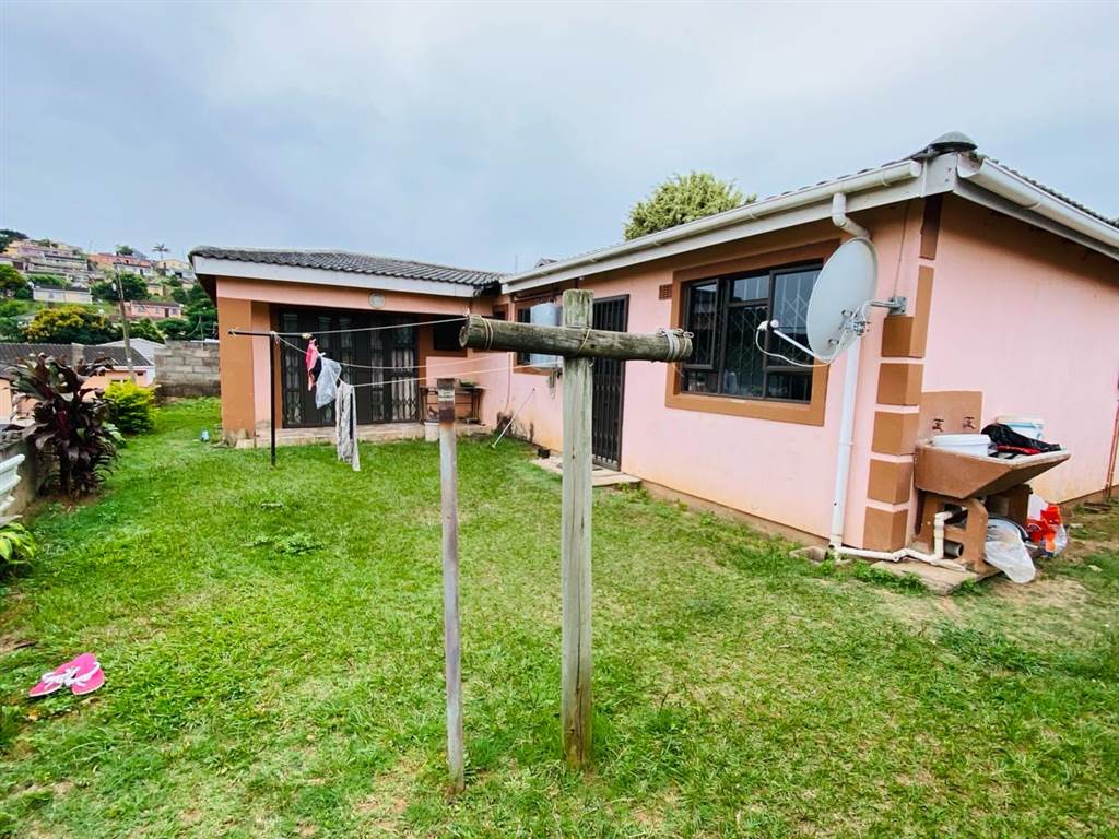 3 Bed House in Umlazi photo number 14