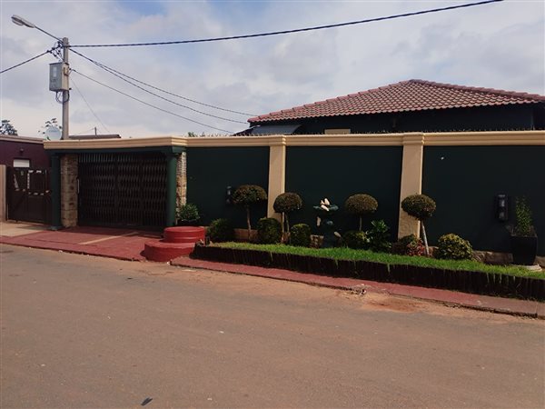 3 Bedroom House 3 Bedroom House