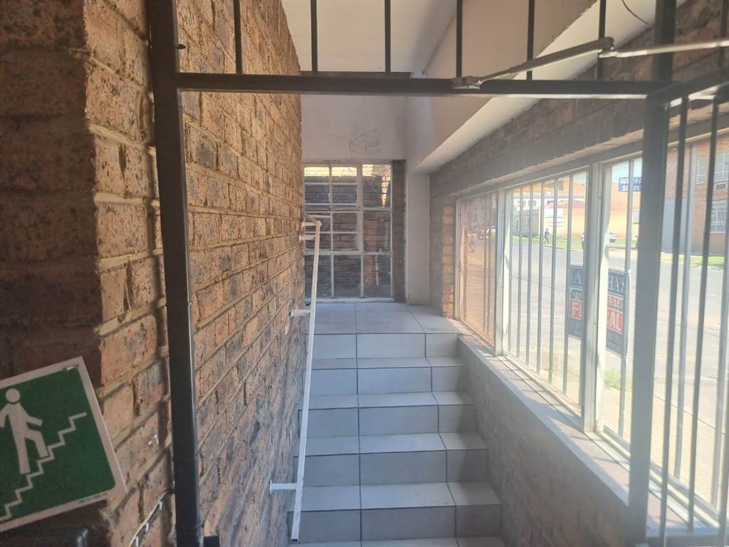 1000  m² Commercial space in Benoni Central photo number 5
