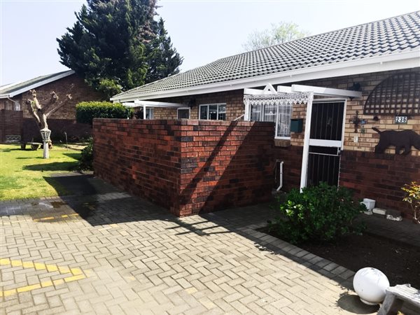 2 Bedroom Townhouse 2 Bedroom Townhouse