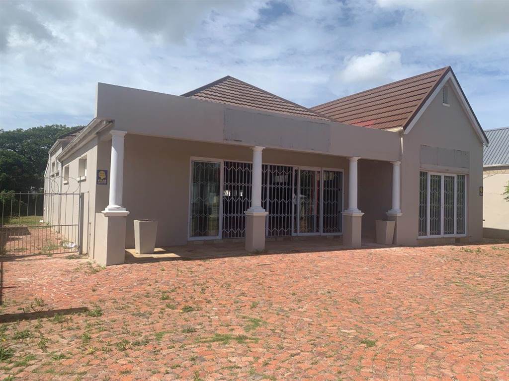 355  m² Commercial space in Walmer photo number 1