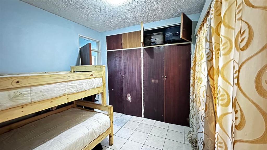 1.5 Bed Apartment in Pretoria West photo number 7