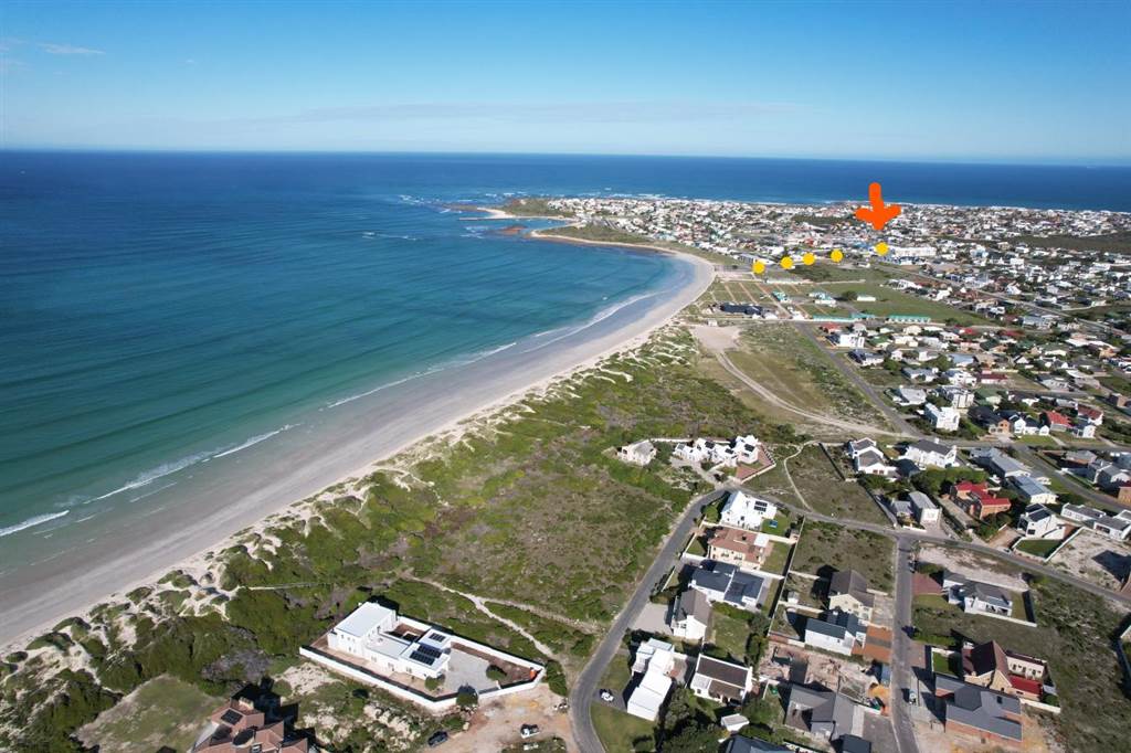 2 Bed Apartment in Struisbaai photo number 18