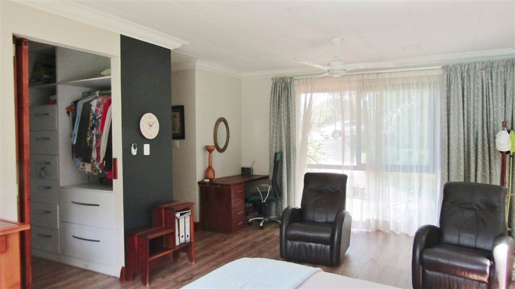 4 Bed House in Parys Golf Estate photo number 17
