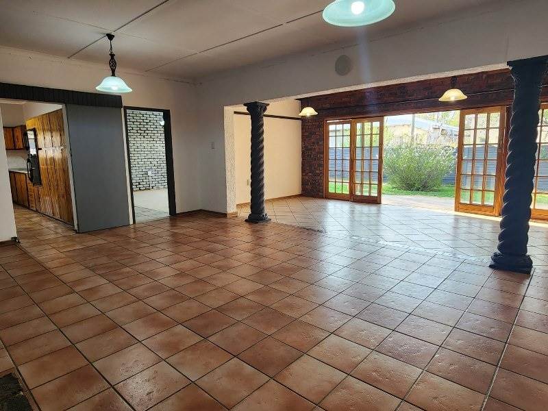 3 Bed House in Potchefstroom Central photo number 5