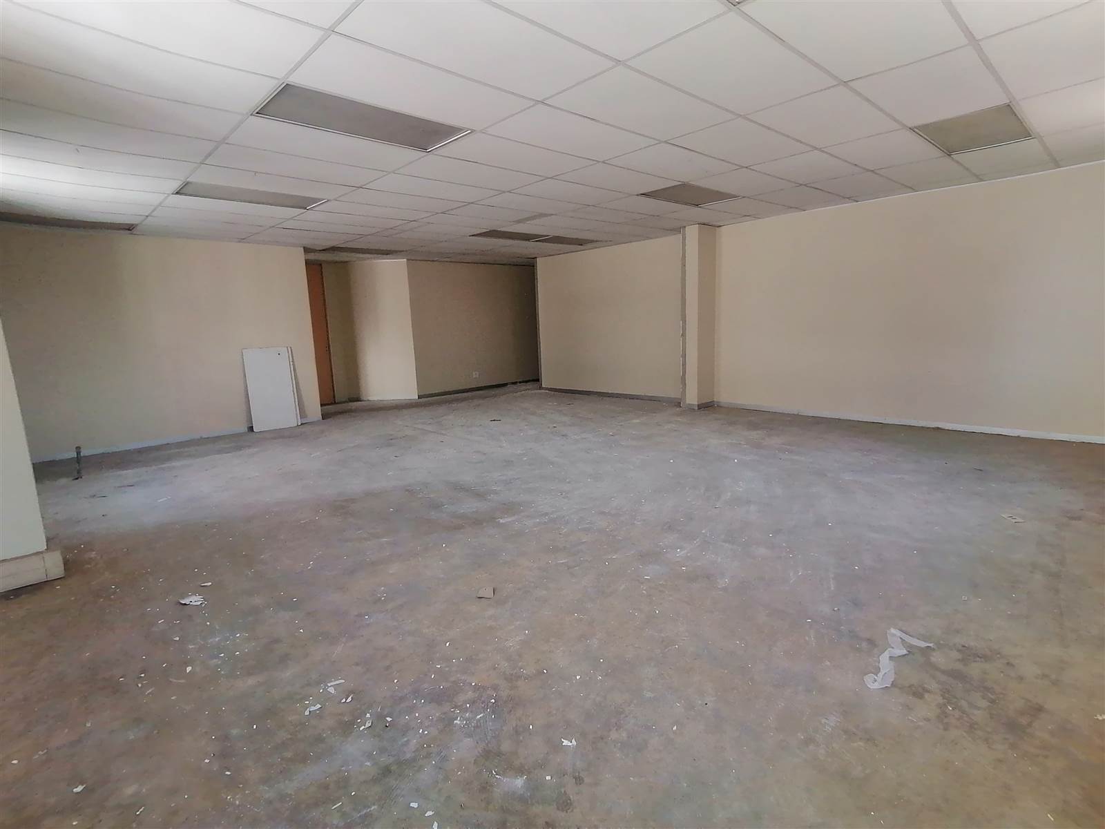 730  m² Commercial space in Eastgate photo number 3