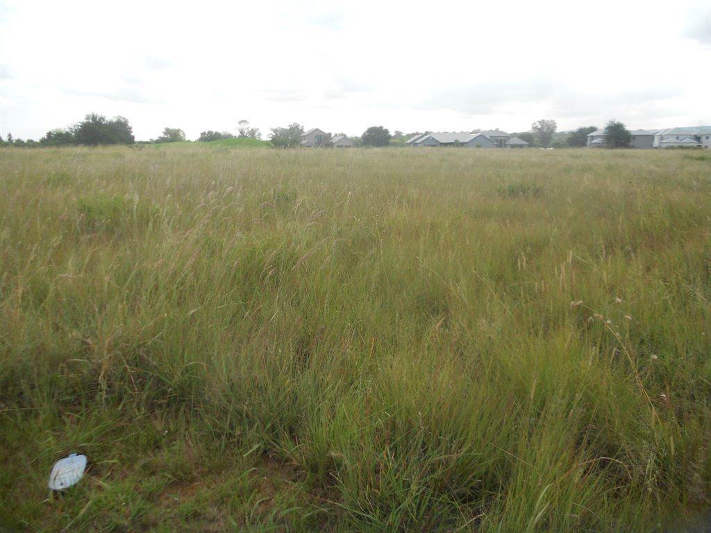735 m² Land available in Parys Golf Estate photo number 1