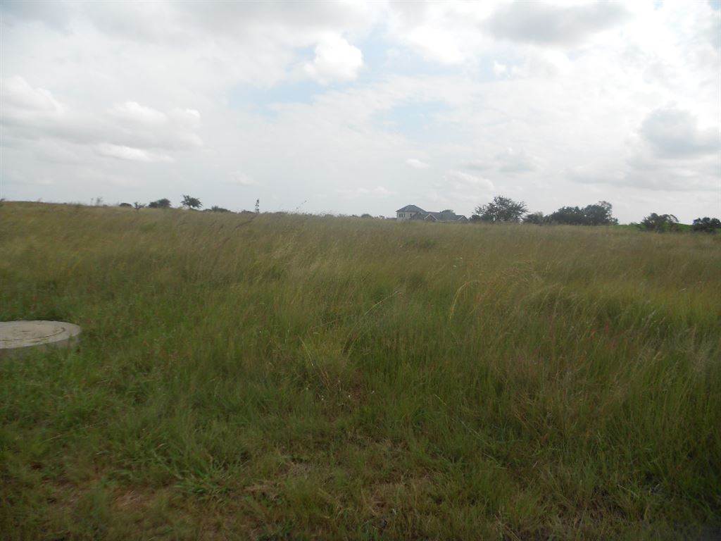735 m² Land available in Parys Golf Estate photo number 3