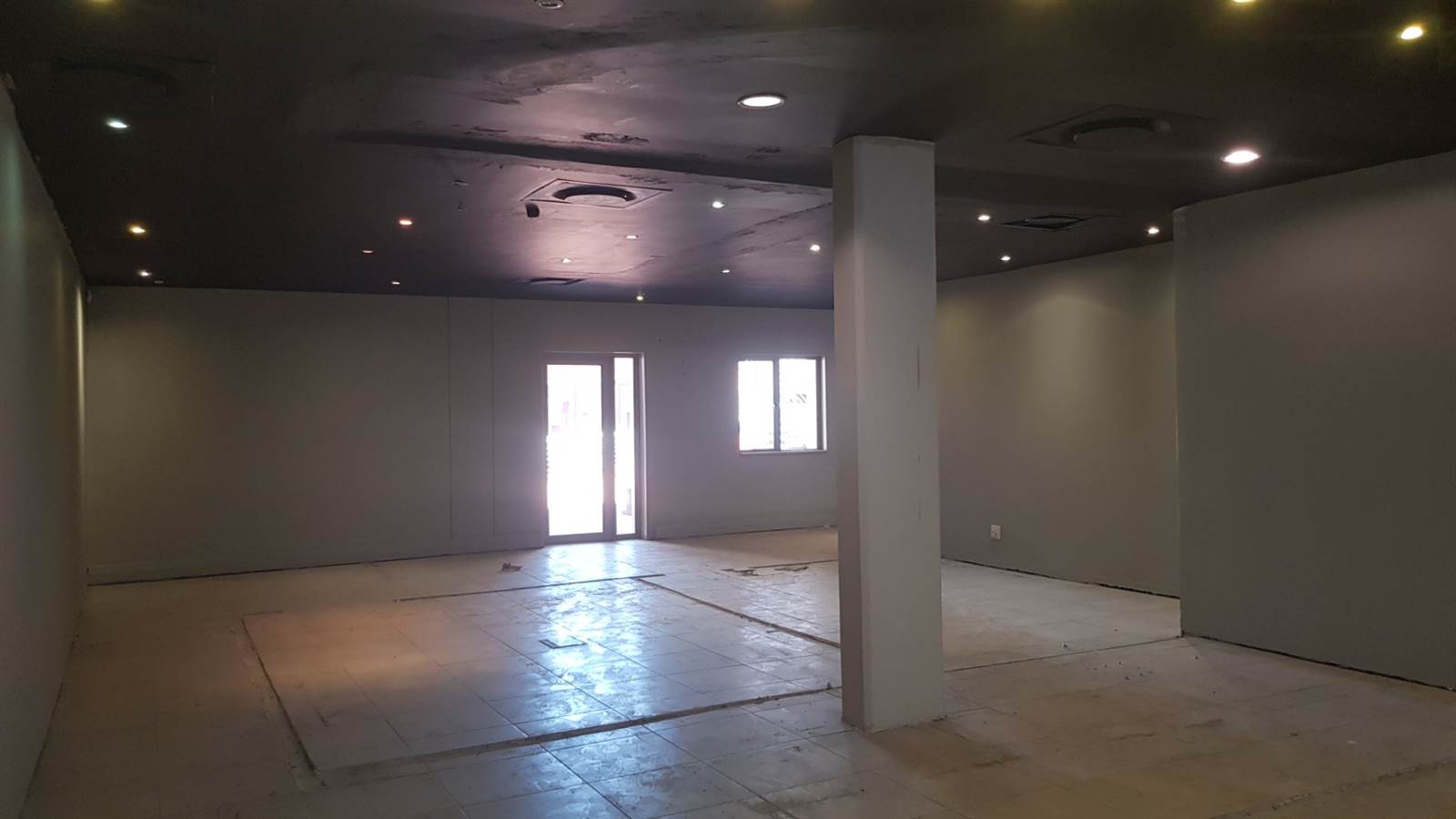 178  m² Office Space in Bedfordview photo number 3