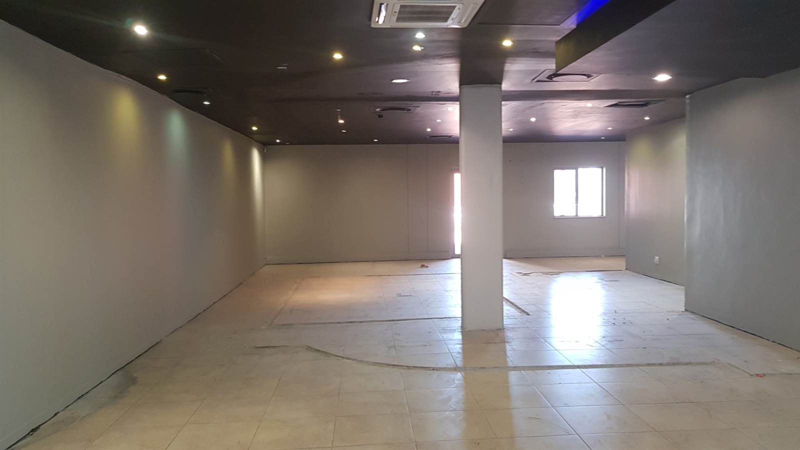 178  m² Office Space in Bedfordview photo number 2