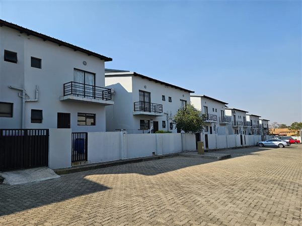 3 Bed Townhouse in Cashan