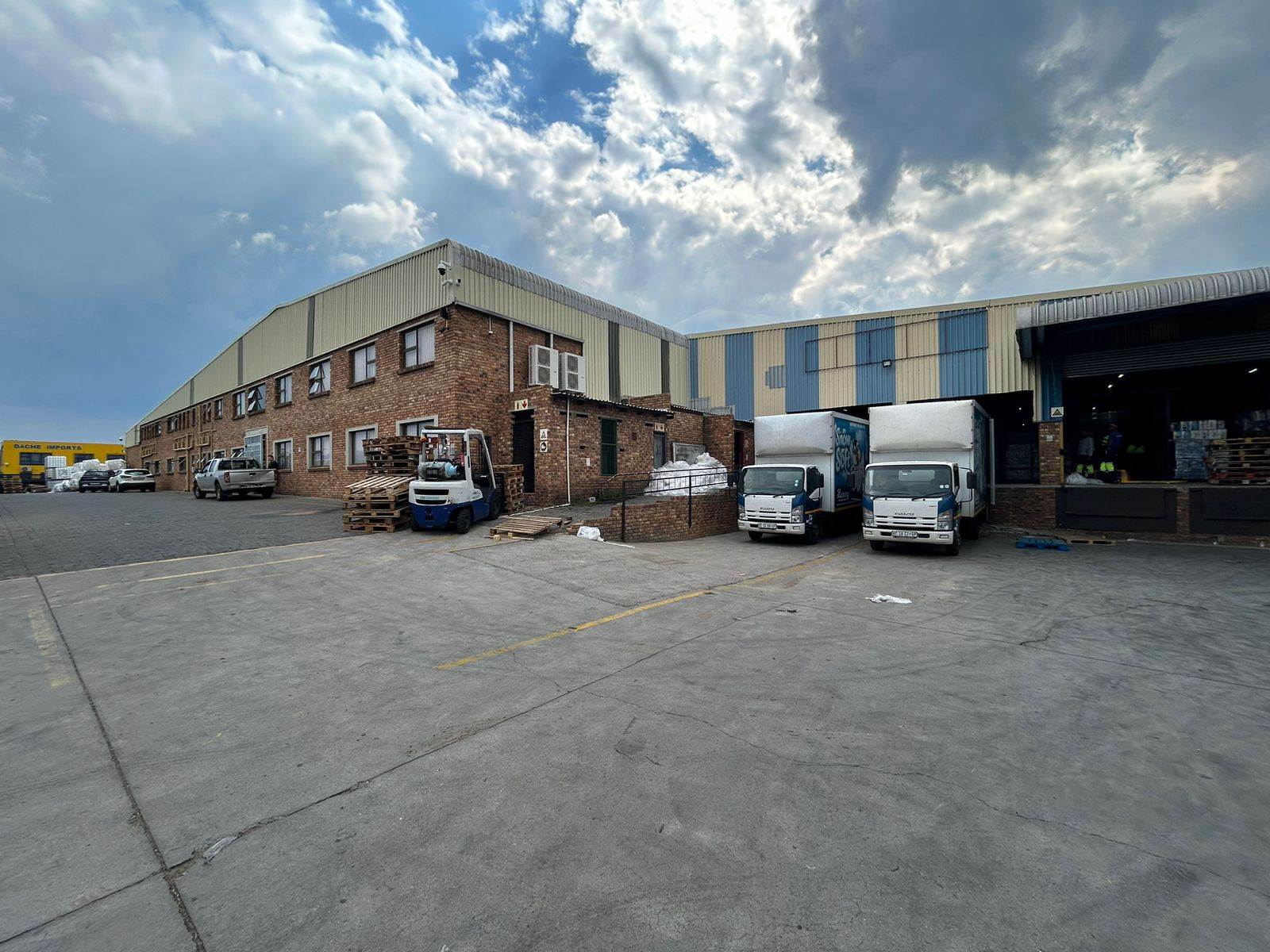 11400  m² Industrial space in Spartan photo number 5