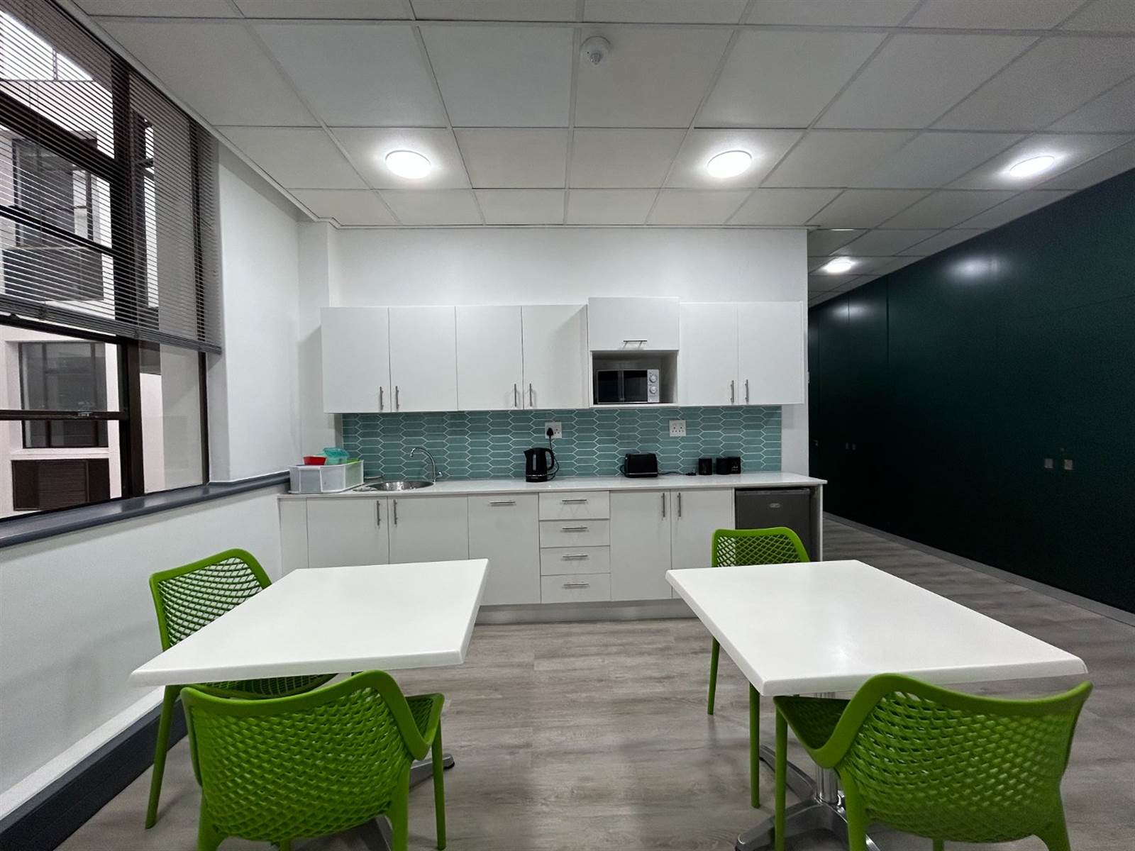 100  m² Office Space in Sandown photo number 9
