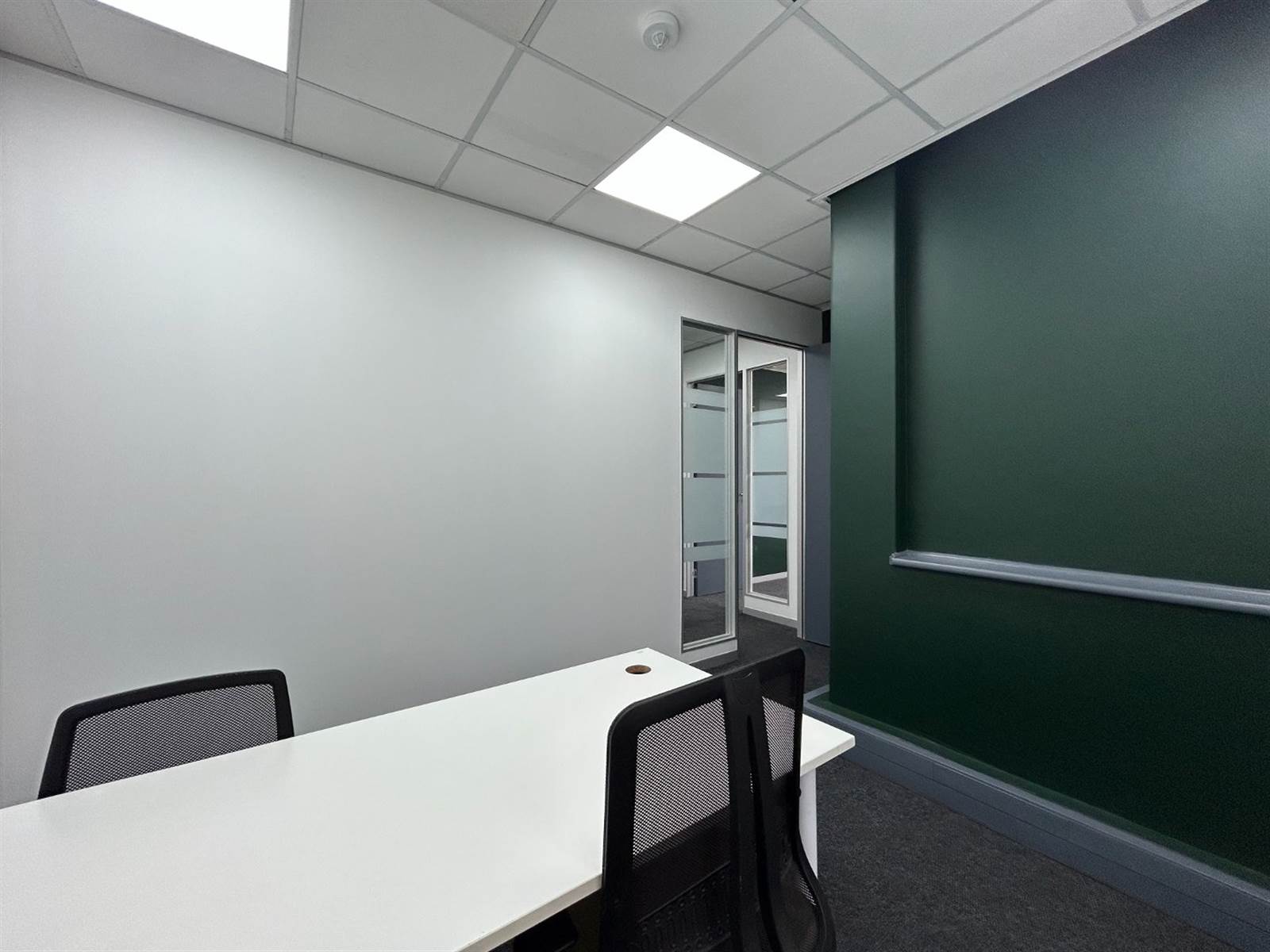 100  m² Office Space in Sandown photo number 8